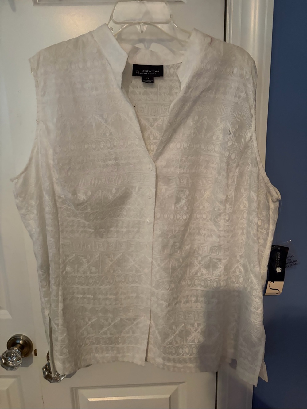 Jones New York White Sleeveless Textured Button-Front Blouse